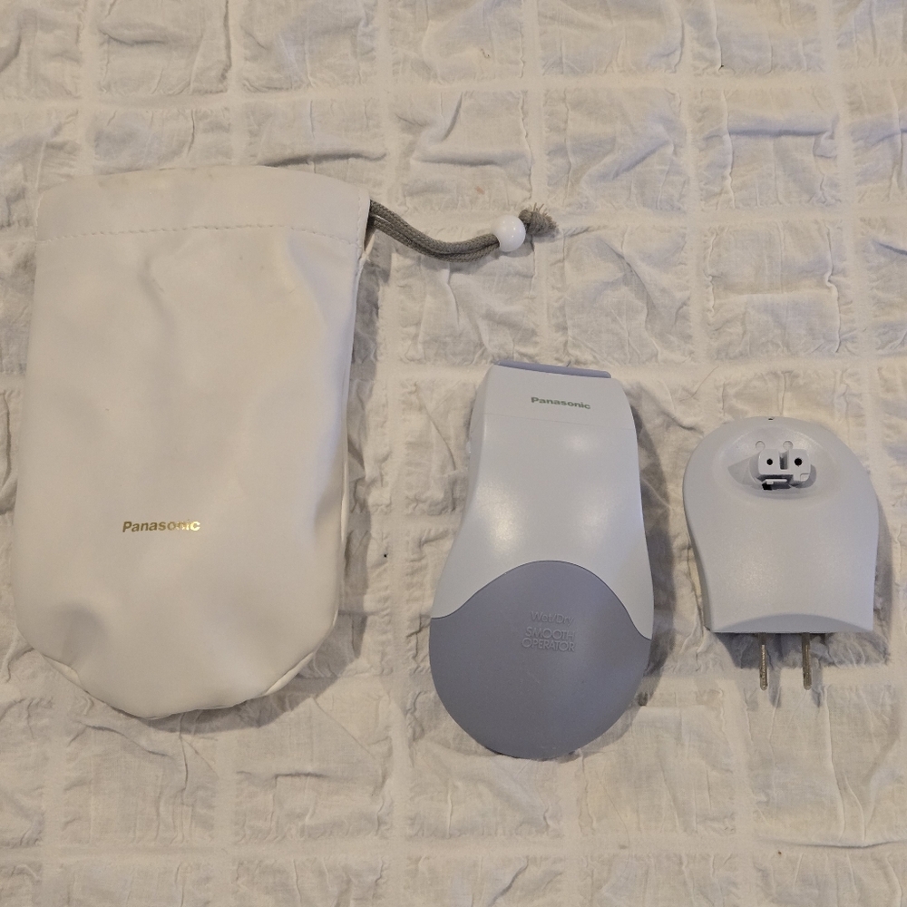 Panasonic Wet/Dry Women’s Shaver – With Charger and Storage Bag